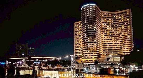 noah-cruise-bangkok-new-year-eve-dinner-cruise-550x300-1