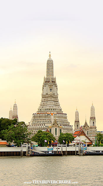 Wat Arun Temple of Down Bangkok