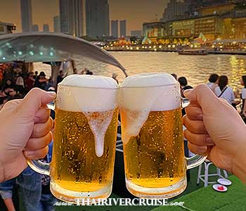 Party Boat Bangkok : Free-Flow Drinks: Unlimited bottled or draft beer, along with soft drinks like Coke, Sprite, and Fanta. Yodsiam Boat - live DJ spinning upbeat international hits, EDM, and even local favorites. Friendly staff members often lead the dancing, ensuring that the energy remains high from departure to docking.