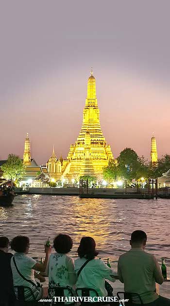 Party Boat Bangkok : Yodsiam Boat - Yodsiam Boat has carved out a niche as the premier "no-dinner" party vessel. Unlike other boats where you are confined to a dinner table, this Chao Phraya River Cruise encourages movement.