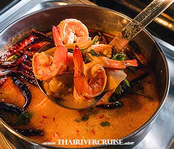 Riverside Faraya Cruise Bangkok Halal Dinner Chao Phraya River - Thai Favorites: Authentic Tom Yum, green curry, and traditional stir-fries.