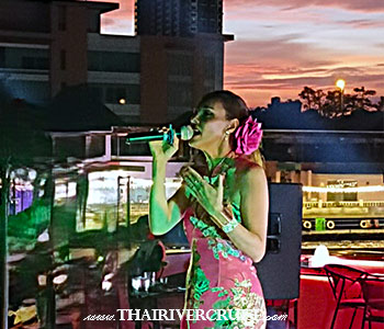 The Planet Cruise Five Star Sunset Cruise Bangkok - Offering a 360-degree panoramic view of the Bangkok skyline. Entertainment by Live Music Band