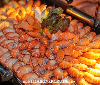 Royal Princess Cruise Sunset Bangkok - Fresh Seafood: Indulge in unlimited steamed river prawns, New Zealand mussels, and fresh salmon.
