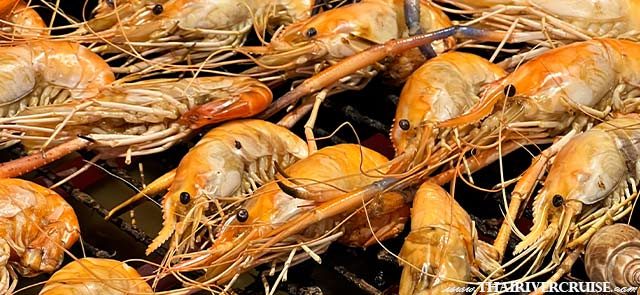 The Planet Cruise Sunset Cruise Bangkok 5 Star - A luxury sunset cruise at Asiatique isn’t just about the view; it’s a full-sensory experience. From the moment you receive your