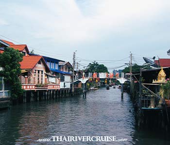 Bangkok was once nicknamed the "Venice of the East" due to its intricate network of canals, or klongs. While many waterways on the Bangkok side were paved over to build modern roads, the Thonburi side preserved its historic charm. - The Hidden Bangkok River Boat Tour to Big Buddha, Klong Bangluang