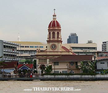 Santa Cruz Church is a historic Catholic church located on the Thonburi side of the Chao Phraya River, nestled within the culturally rich Kudeejeen community. Originally founded by Portuguese settlers in 1770 after the fall of Ayutthaya, the prominent landmark seen today features a beautiful Renaissance Revival architectural style resulting from a major rebuild in the early 1900s. Its distinctive reddish-pink dome makes it easily recognizable from river cruises and ferries passing by : Lunch Cruise Bangkok Chao Phraya Sightseeing River Cruise Half day Tour from Bangkok Santa Cruz Church is a historic Catholic church located on the Thonburi side of the Chao Phraya River, nestled within the culturally rich Kudeejeen community. Originally founded by Portuguese settlers in 1770 after the fall of Ayutthaya, the prominent landmark seen today features a beautiful Renaissance Revival architectural style resulting from a major rebuild in the early 1900s. Its distinctive reddish-pink dome makes it easily recognizable from river cruises and ferries passing by : Lunch Cruise Bangkok Chao Phraya Sightseeing River Cruise Half day Tour from Bangkok