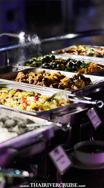 A Gourmet International Buffet - Pearl Boutique Cruise Bangkok Luxuries Cruise in Thailand : Bangkok night cruise