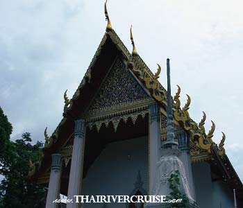 Unlike the massive, modernly renovated temples across the river, Wat Kamphaeng retains an unpolished, deeply historic charm. The name Kamphaeng translates to "wall," referencing the old defensive structures or ancient boundaries of the area. Visiting this destination is less about ticking a box on a major sight-seeing checklist and more about absorbing a living, breathing neighborhood where tradition is still preserved. - Khlong Bang Luang Floating Market Unlike the massive, modernly renovated temples across the river, Wat Kamphaeng retains an unpolished, deeply historic charm. The name Kamphaeng translates to "wall," referencing the old defensive structures or ancient boundaries of the area. Visiting this destination is less about ticking a box on a major sight-seeing checklist and more about absorbing a living, breathing neighborhood where tradition is still preserved. - Khlong Bang Luang Floating Market
